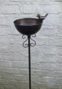 Deko-Impression Vogeltränke am Stab Eisen Bronze 110 cm Bild 1