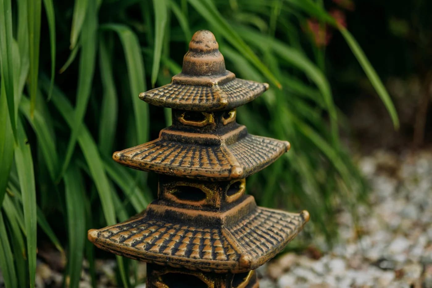 gartendekoparadies.de Gartenfigur Steinlampe Pagode Japanische Steinlaterne 46 cm Gold - Bild 4