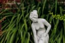 gartendekoparadies.de Gartenfigur Statue "Badende Venus" Steinfigur Grau Bild 5
