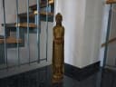 gartendekoparadies.de Schlanke Buddha Statue Steinfigur Gold Frostsicher Bild 3