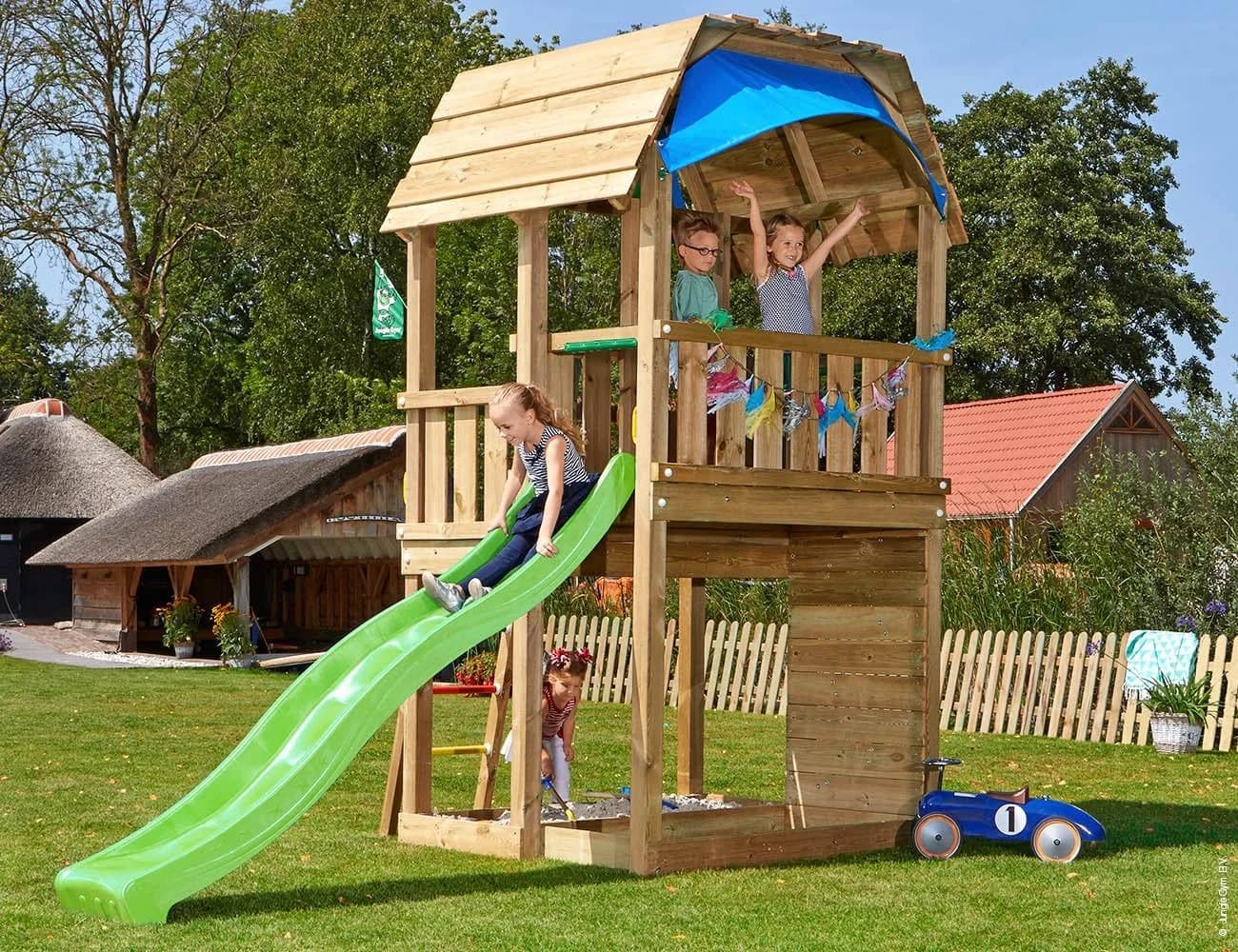 Jungle Gym Spielturm Jungle Barn mit Rutsche und Sandkasten