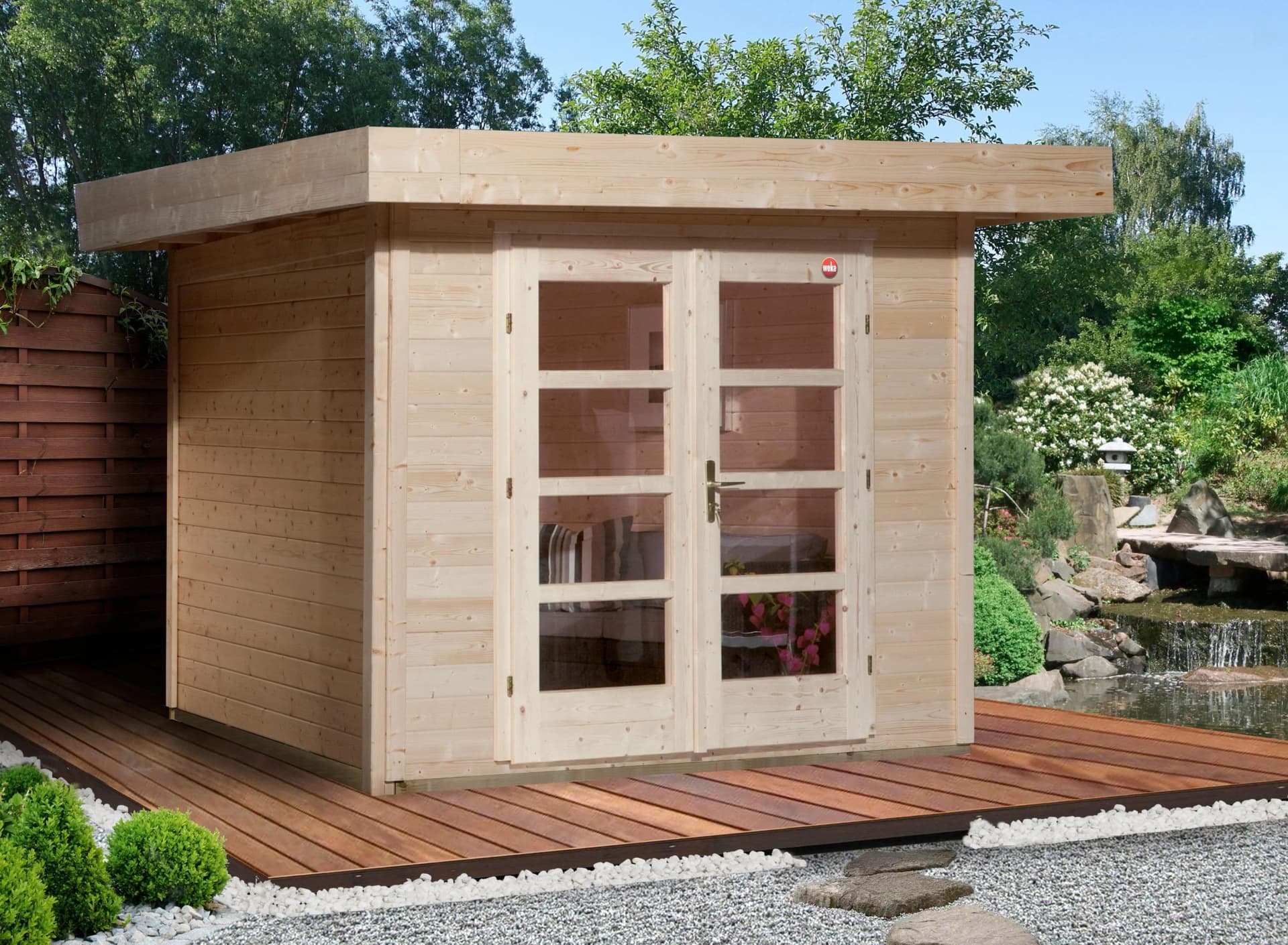 Modernes Gartenhaus aus Massivholz in beige
