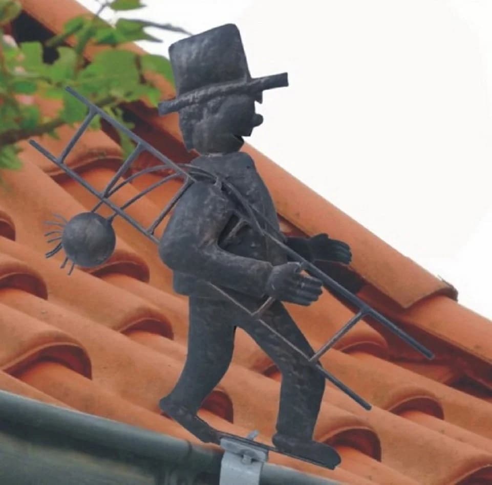 Jürgen Westerholt Dekofigur Dachrinnenfigur Kupferoptik Metall
