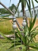 Dragimex Gartenstecker Metall Französische Lilie Grau Beige 2 Stück Bild 3