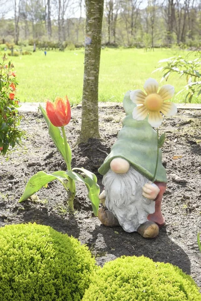 Garden Pleasure Gartenzwerg DANNI mit Blume, bunt, Kunstharz & Fiberglas