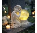 abc HOME Engel mit LED-Beleuchtung und Solarpanel, Polyresin, Crackle-Effekt Bild 1