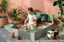 Muddy Buddy Sandkasten Cozy House mit Wassertank und Sitzflächen Bild 3
