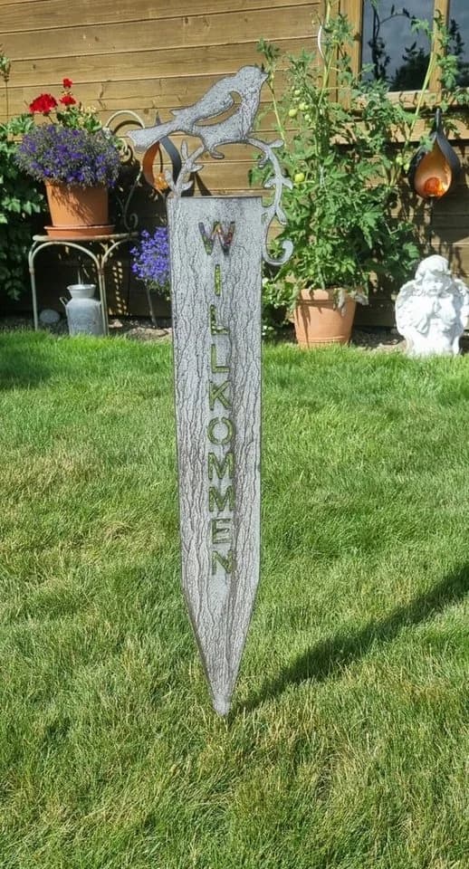 AMBIENTE HAUS Gartenstecker Willkommen Grau Metall 70cm