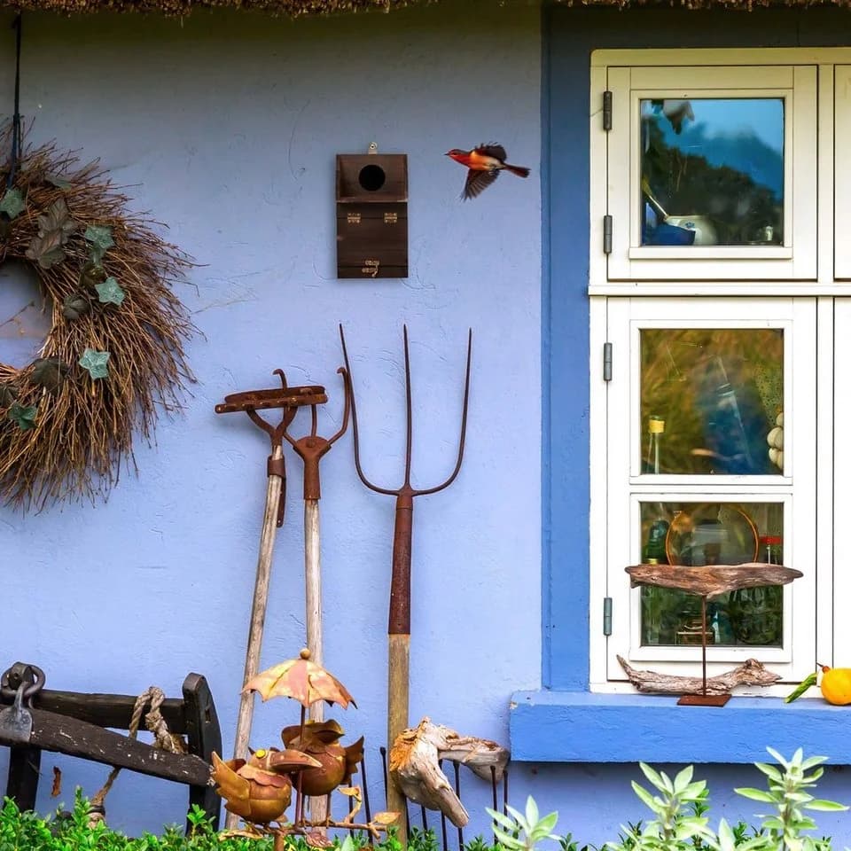 relaxdays Vogelhaus Nistkasten mit Reinigungsklappe Braun Tannenholz - Bild 5