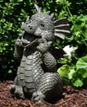 MystiCalls Gartendrache Modell Lacht Polyresin Figur Bild 1