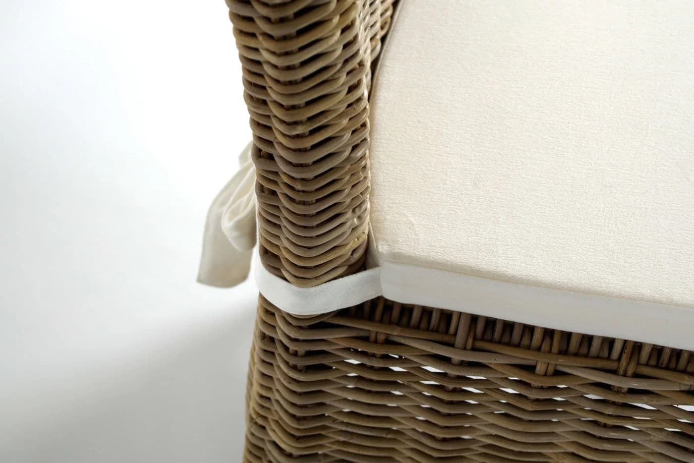 Kobolo Rattanstuhl NEWPORT Hochlehner Grau Kubu Grey mit Kissen - Bild 5