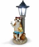 Kremers Schatzkiste Gartenfigur Erdmännchen Urlauber mit Solarlaterne Bild 2