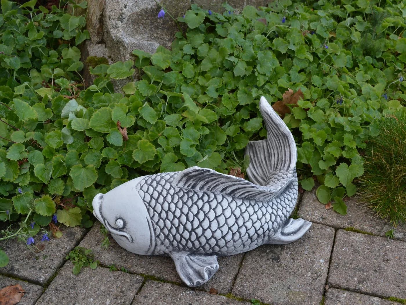 gartendekoparadies.de Gartenfigur Saragoi-Fisch Grau Frostsicher - Bild 3
