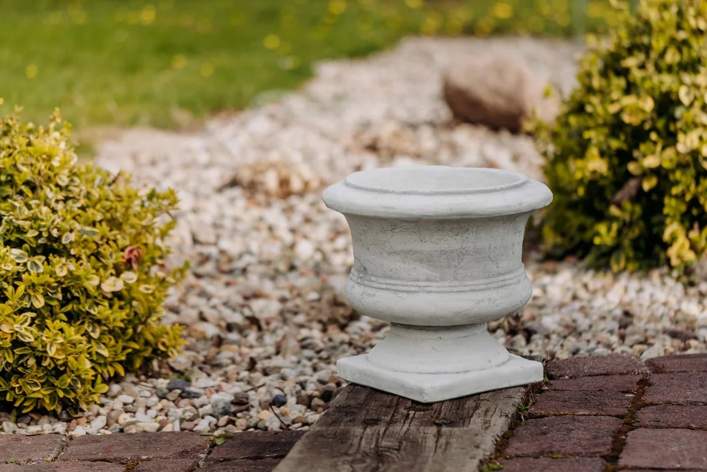 gartendekoparadies.de Pflanzkübel Rustikal Grau Frostsicher 32 cm - Bild 3