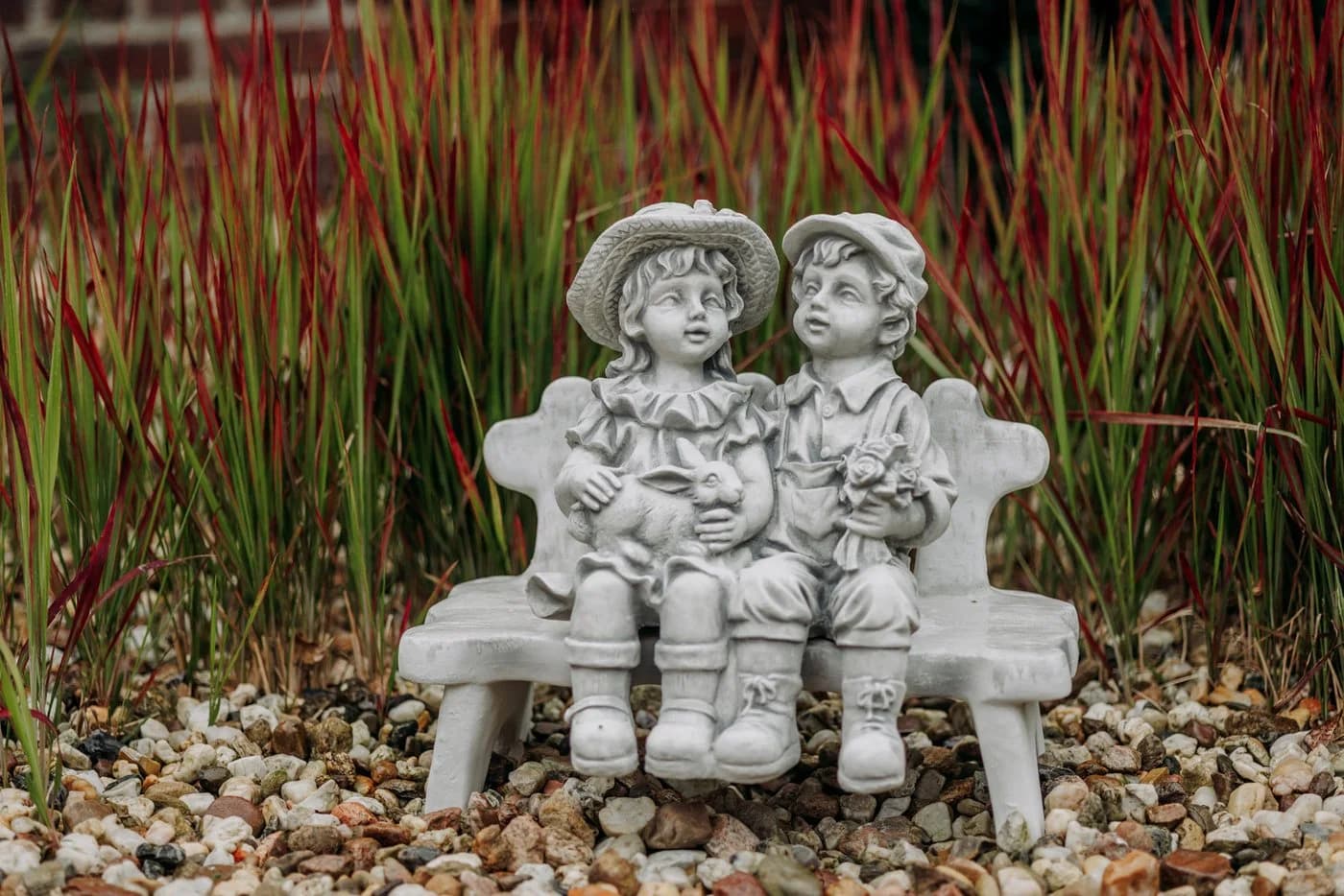 gartendekoparadies.de Steinfigur Junge und Mädchen auf Bank Grau - Bild 4