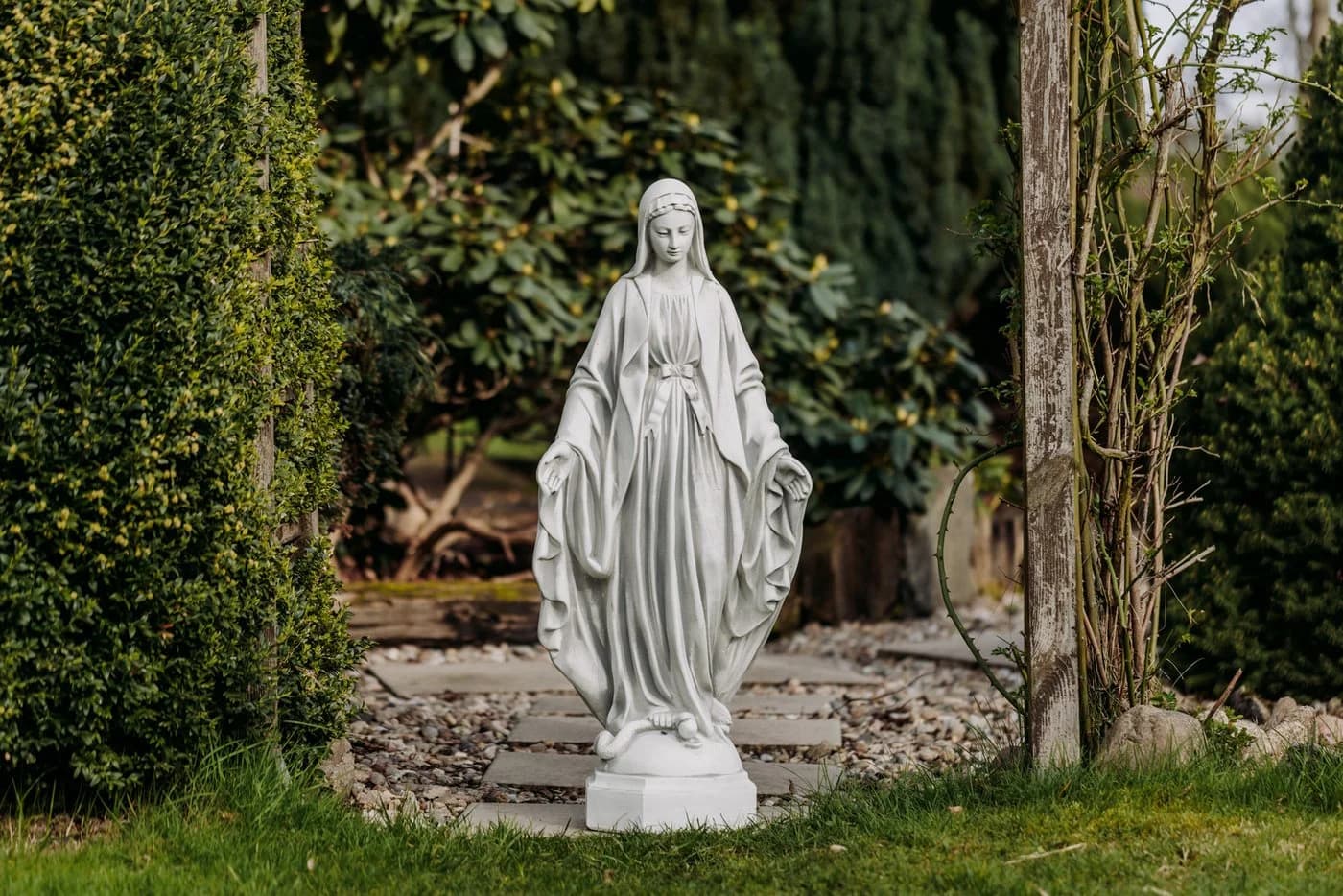 gartendekoparadies.de Gartenfigur Madonna Stein Grau Frostsicher - Bild 4