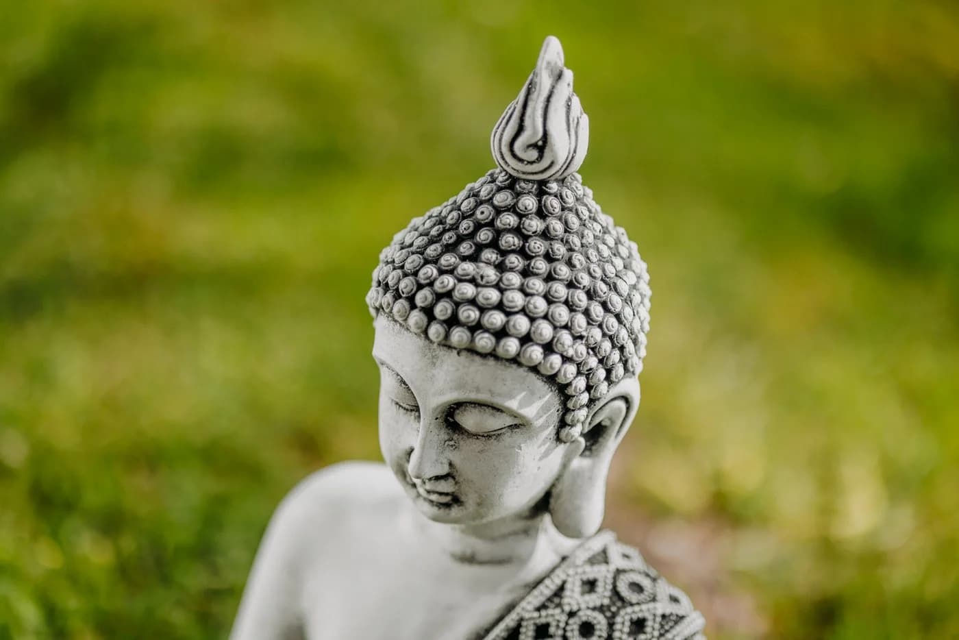 gartendekoparadies.de Thailändische Buddha Statue Grau Steinguss 49 cm - Bild 4