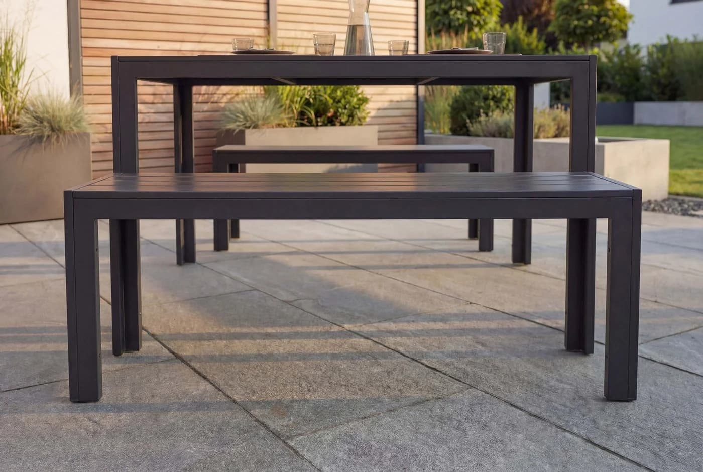 riess-ambiente Gartenbank DESIGNO 130cm Anthrazit/Schwarz Aluminium WPC - Bild 4