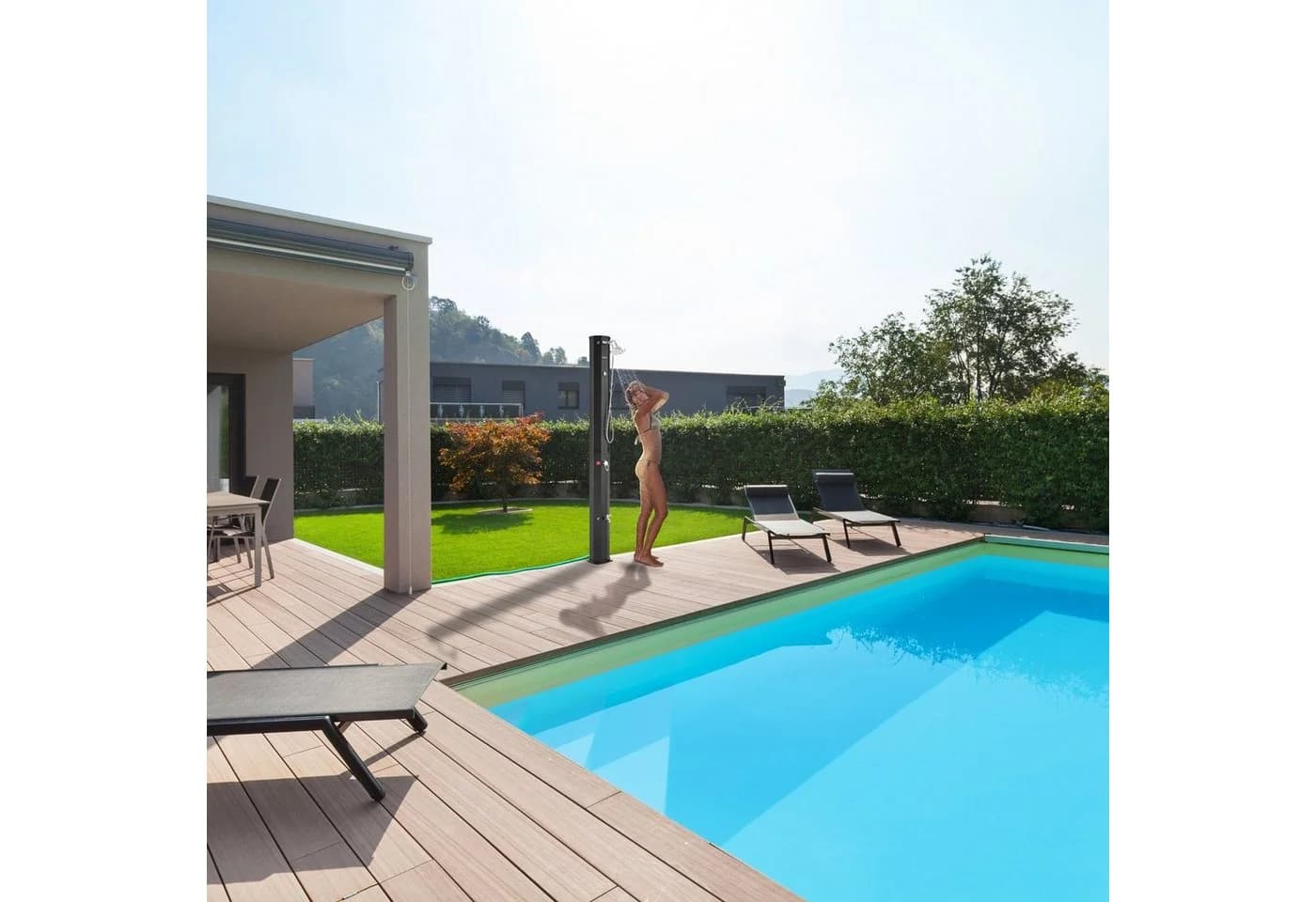 Arebos Solardusche 60 L Schwarz mit Thermometer, Handbrause & Fußdusche