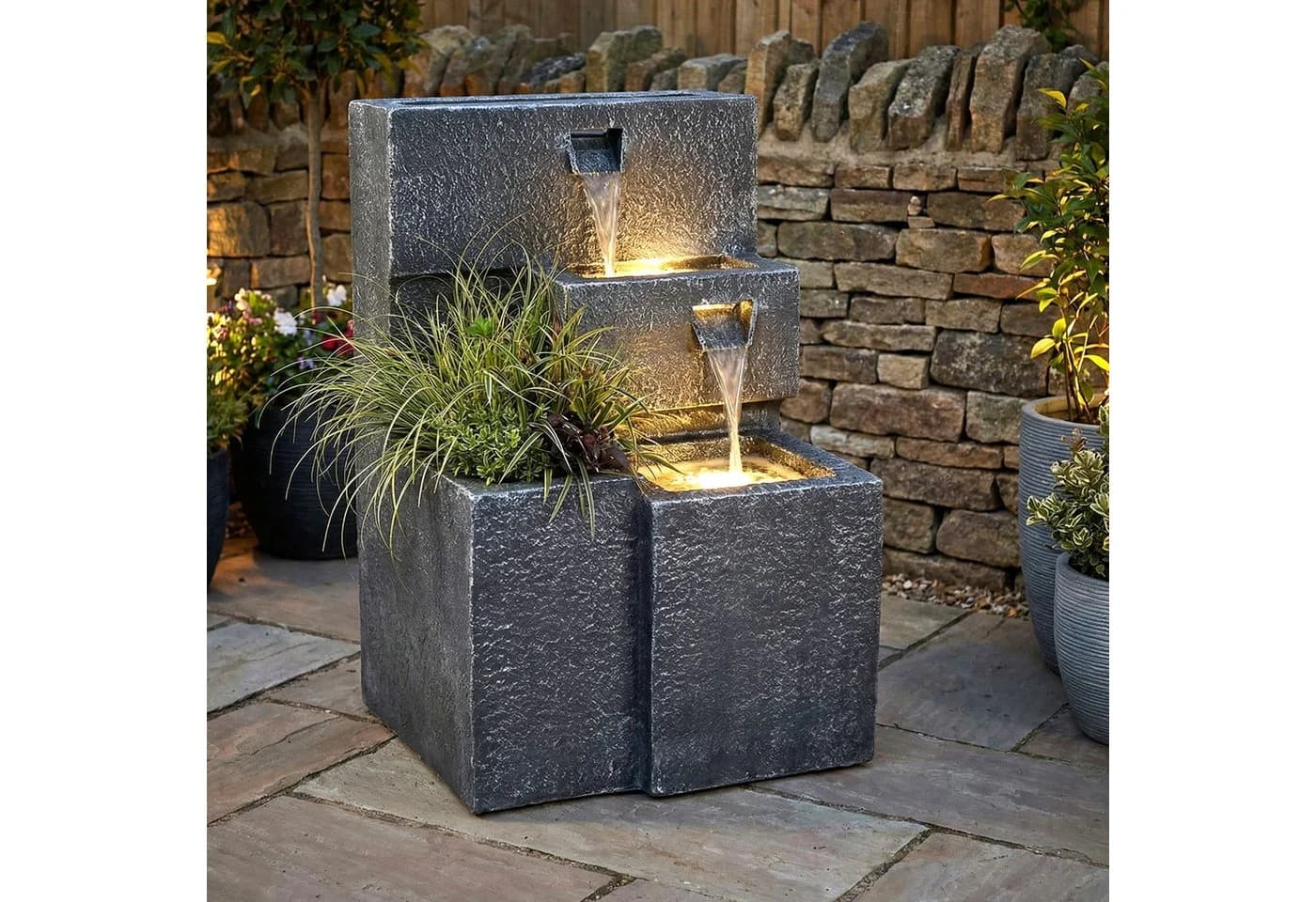 Arnusa Gartenbrunnen Grada mit LED-Beleuchtung und Pflanzbecken