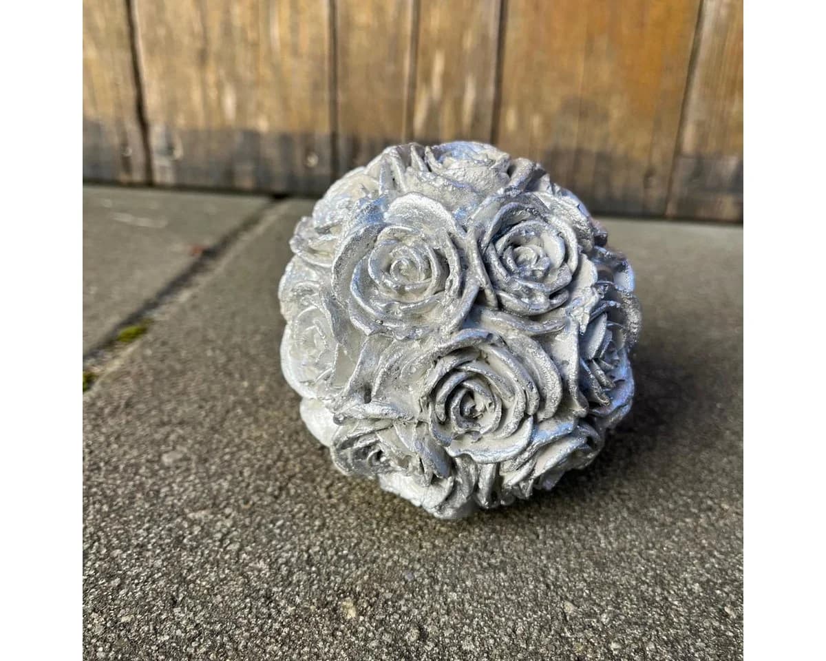 ZGM Beton Rosenkugel mit silberner Patina Gartenfigur - Bild 5