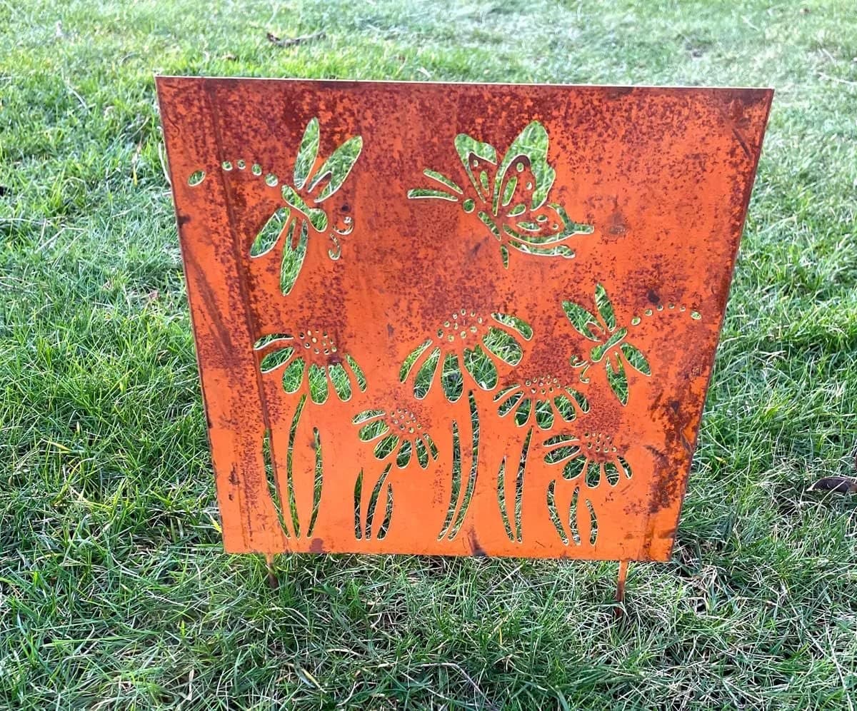 LB H&F Lilienburg Dekosäule Metall Rost Gartenstecker Blumen Schmetterling