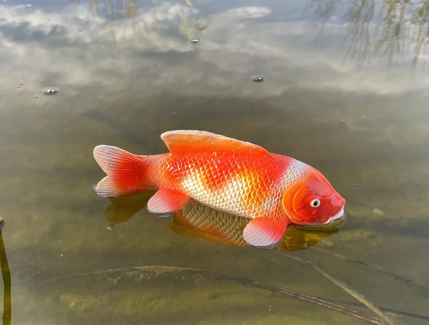 LB H&F Lilienburg Teichfigur Fisch KOI Schwimmtier Dekofigur - Bild 2
