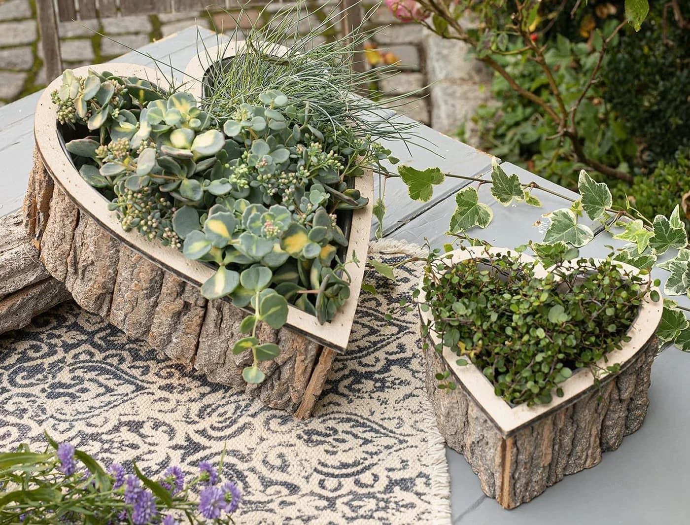 Dekoleidenschaft Pflanzschale Herz aus Holz, rustikales Pflanzgefäß in Herzform, Kräutertopf (2 St., im Set), Pflanzring, Pflanztopf natur, Blumentopf, Gartendeko für Draußen - Bild 5