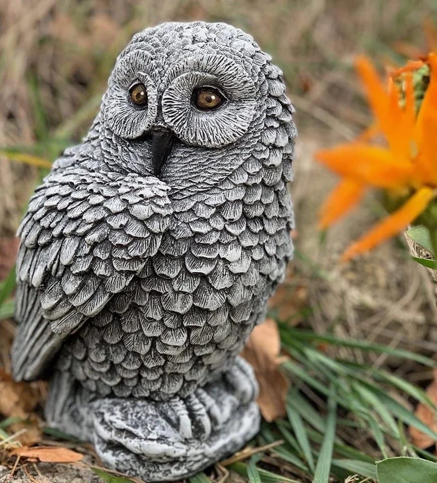 Stone and Style Gartenfigur Schneeeule Frostfest Grau