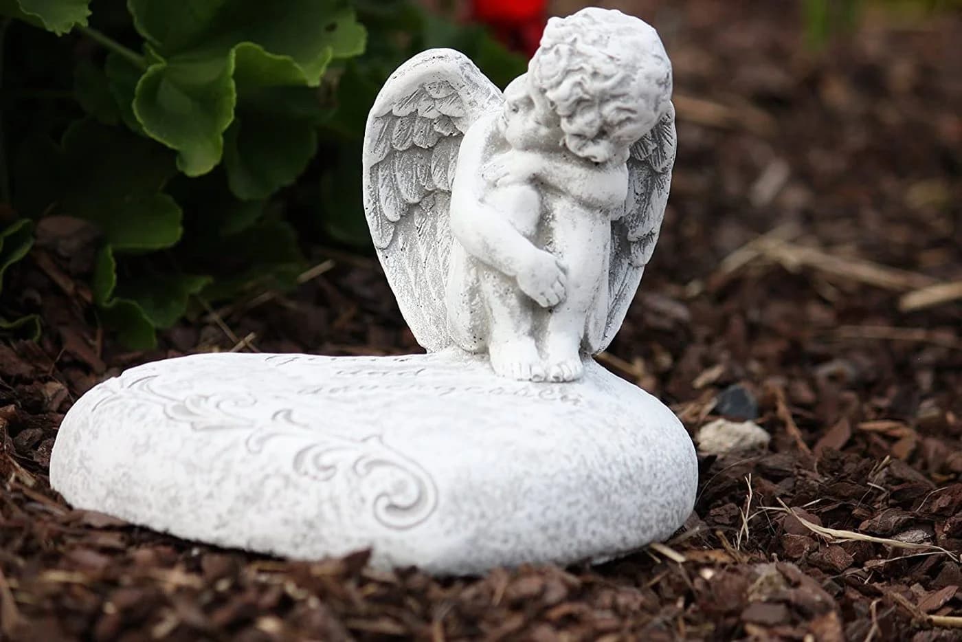 Stone and Style Frostfeste Steinfigur Engel auf Herz Grau