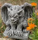 Stone and Style Gartenfigur Frostfeste Steinfigur Gargoyle auf Sockel Grau Bild 1