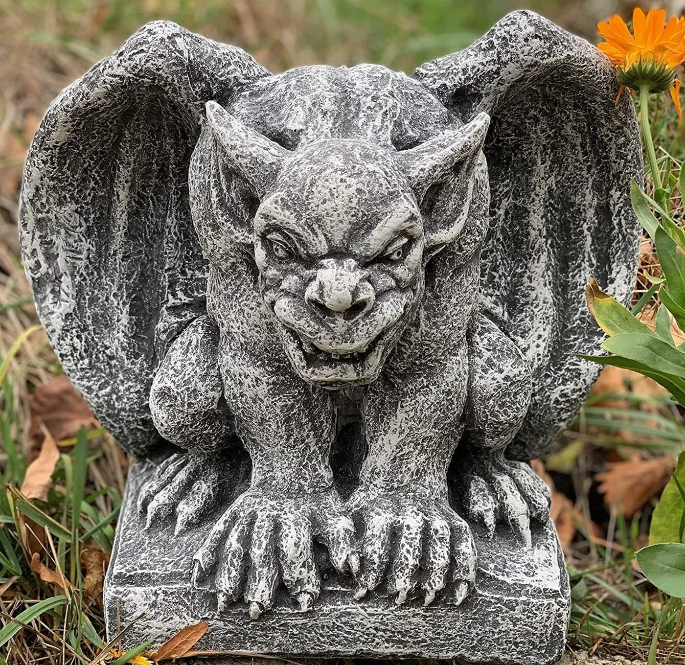 Stone and Style Gartenfigur Frostfeste Steinfigur Gargoyle auf Sockel Grau - Bild 3