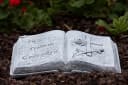 Stone and Style Gartenfigur Frostfester Grabschmuck Buch Grau Bild 1