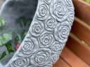 Stone and Style Pflanzschale Frostfestes Pflanzherz XL Rosenherz Grau Bild 3