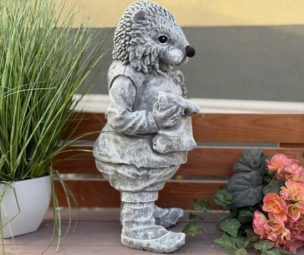 Stone and Style Gartenfigur Igel Daniel Frostfest Grau - Bild 3