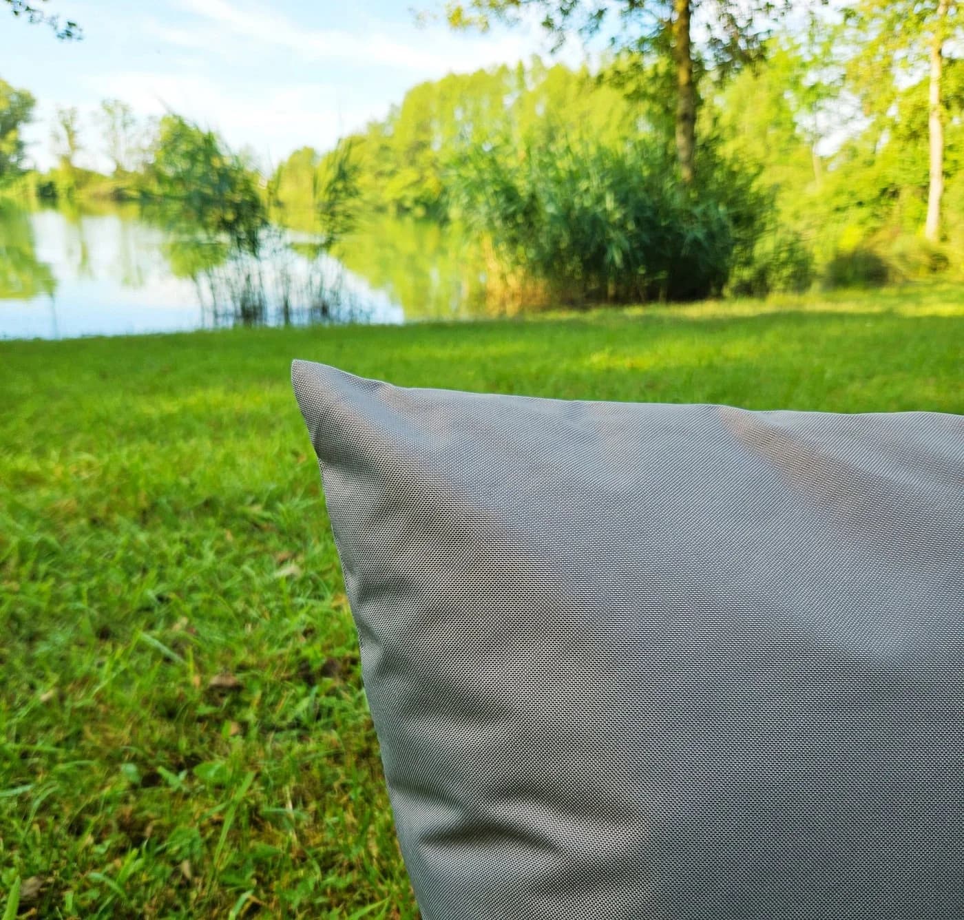 JACK Dekokissen 45x45cm Outdoor Grau mit XXL-Füllung - Bild 5