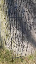 Deko-Impression Rankgitter Eisen massiv schwarz mit Erdspieß Bild 1