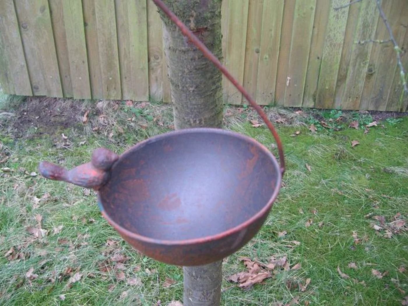 Deko-Impression Vogeltränke aus massivem Eisen, Braun-Rostfarben - Bild 4