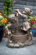 Ubbink Gartenbrunnen Memphis Polyresin Rustikale Dekoration Kinder am Brunnen Bild 3