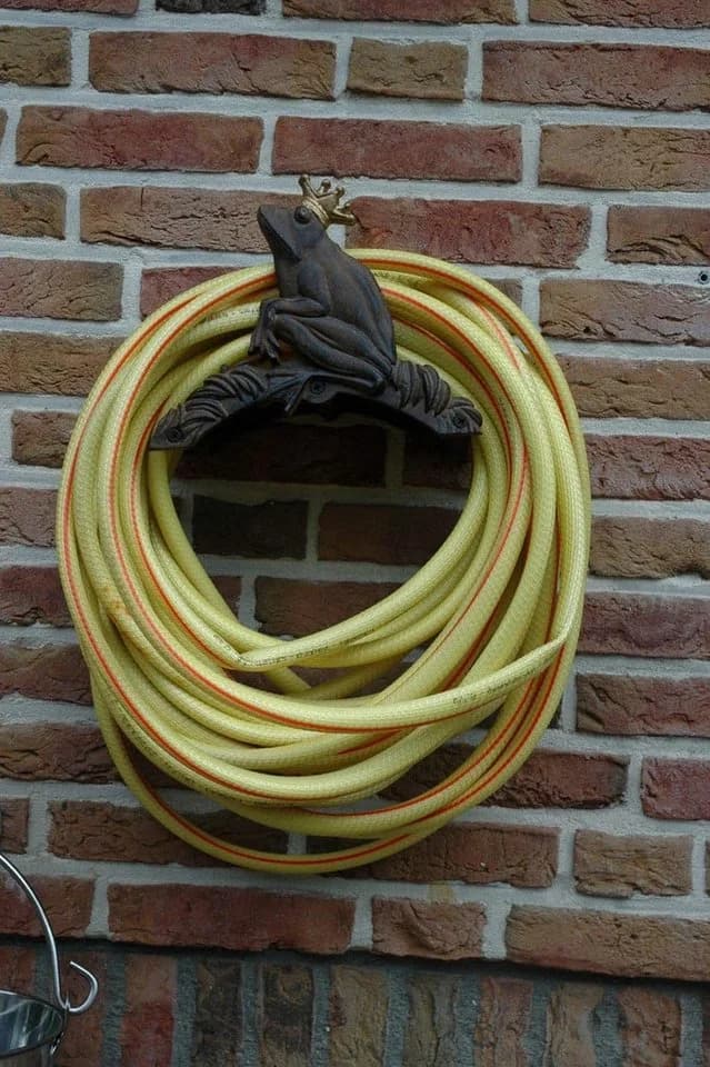 esschert design Schlauchhalterung TG51 Froschkönig Gusseisen