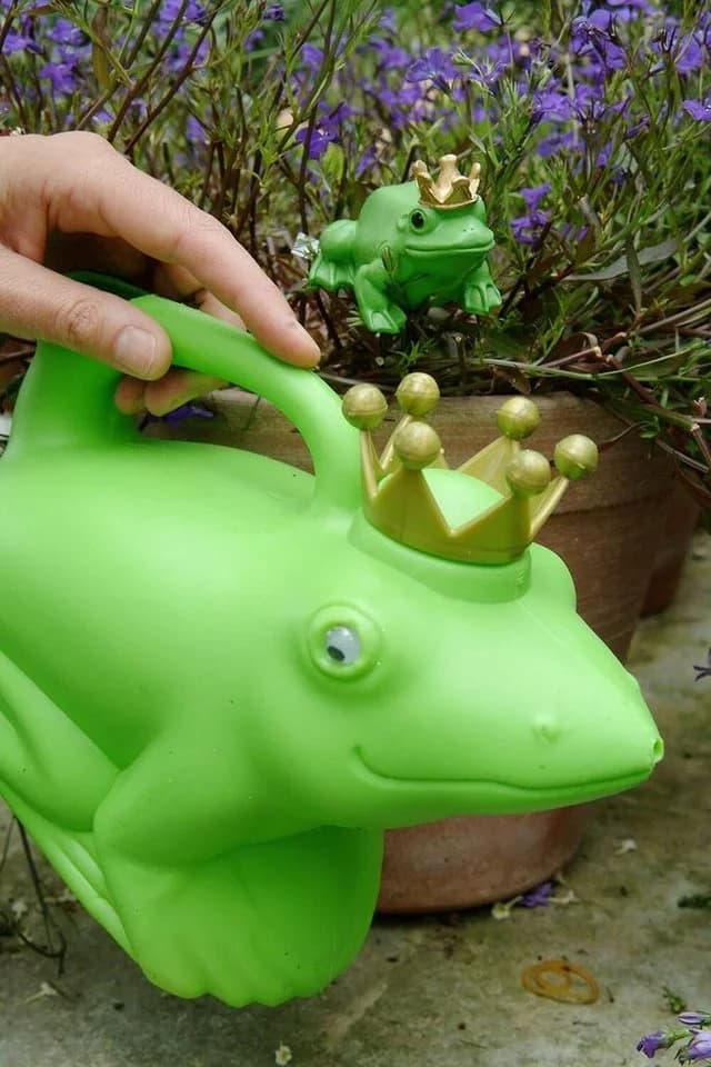 Esschert Design Gießkanne Froschkönig Grün/Gold Kunststoff - Bild 3