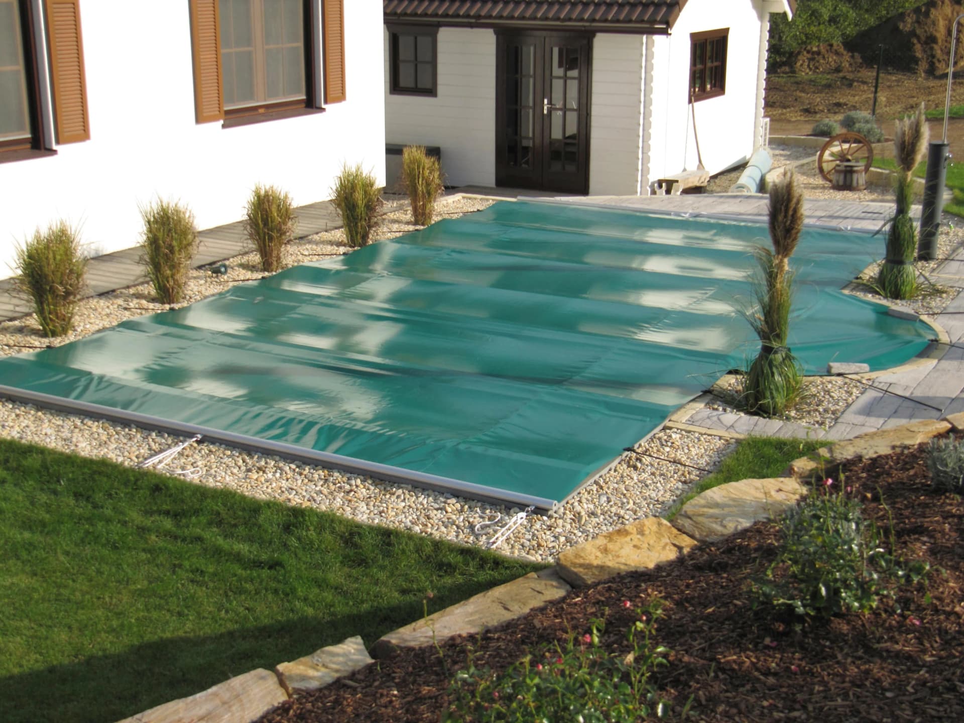 Pool-Abdeckplane KWAD mit Aluminium-Querstreben für Pools 8,0 x 4,0 m, grau, PVC
