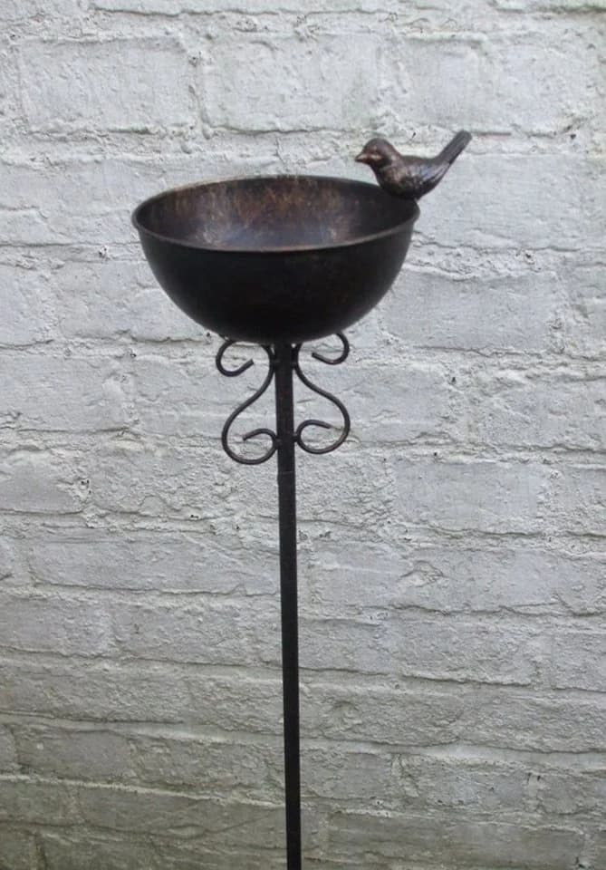 Deko-Impression Vogeltränke am Stab Eisen Bronze 110 cm