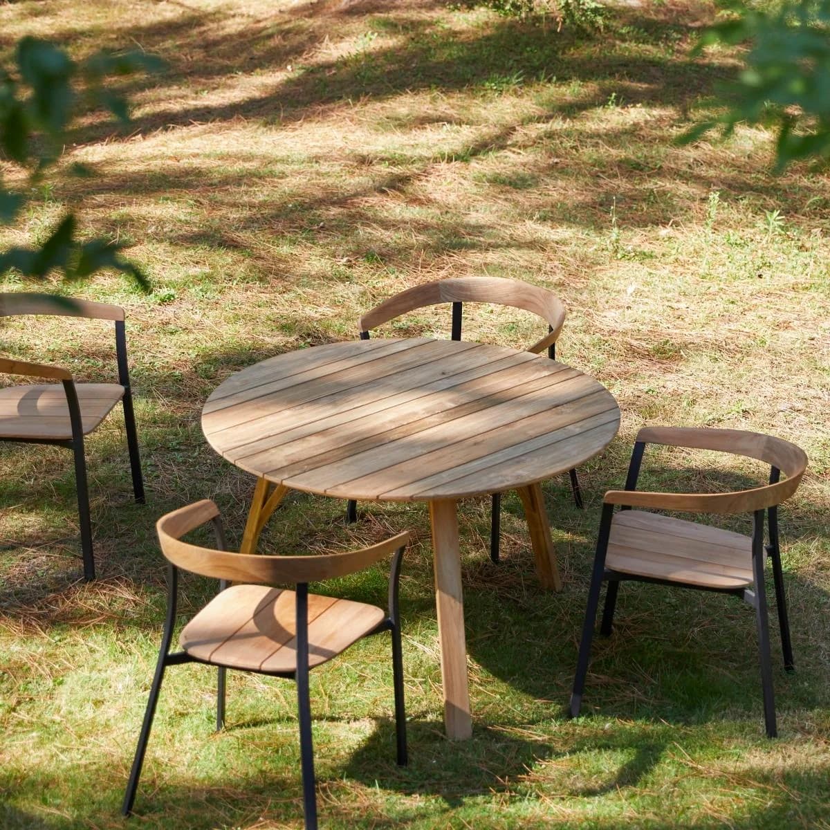 Tikamoon Gartentisch Katrine Recyceltes Teakholz 120 cm