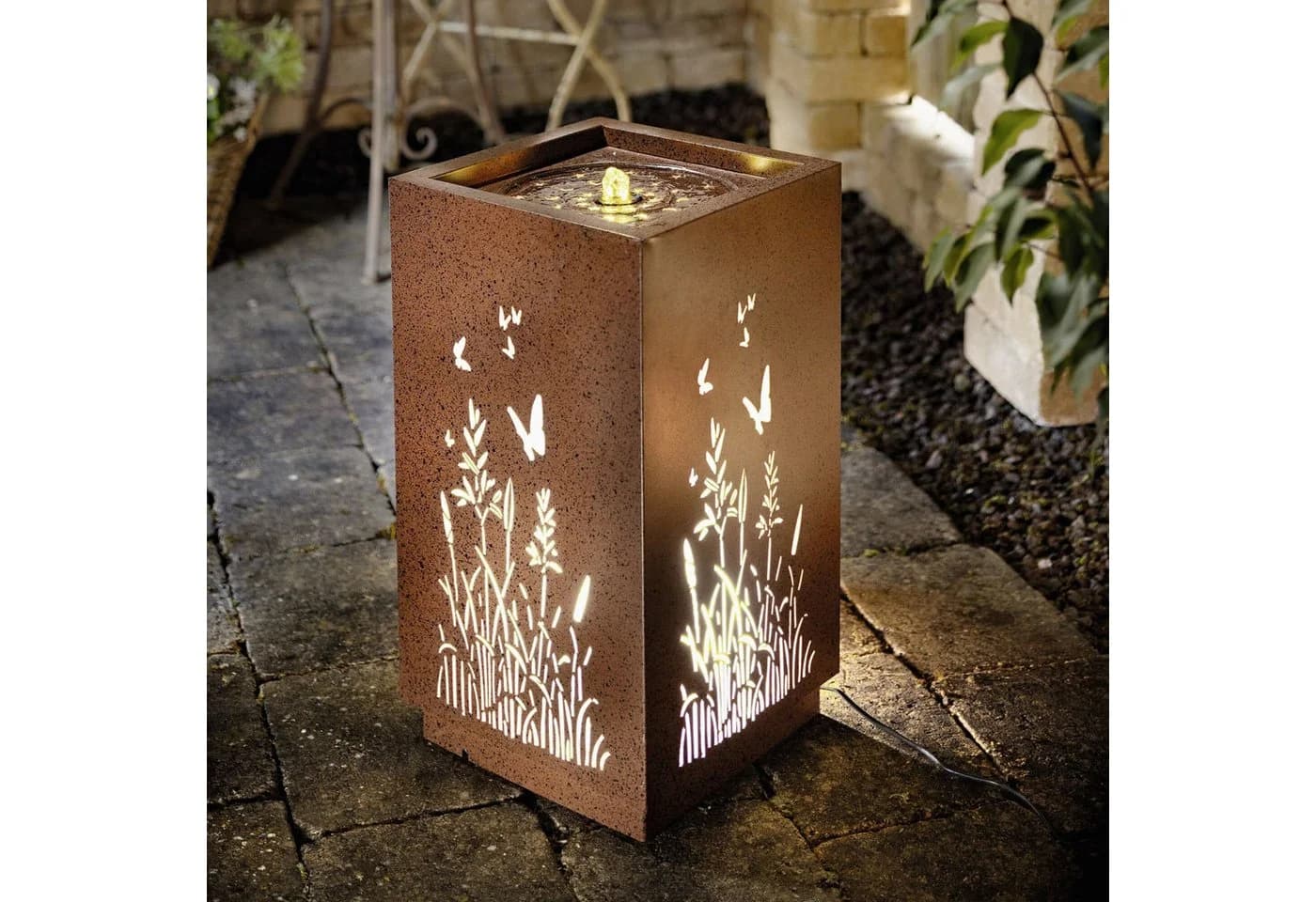 Frank Flechtwaren Gartenbrunnen Blumenwiese Metall Rostfinish LED