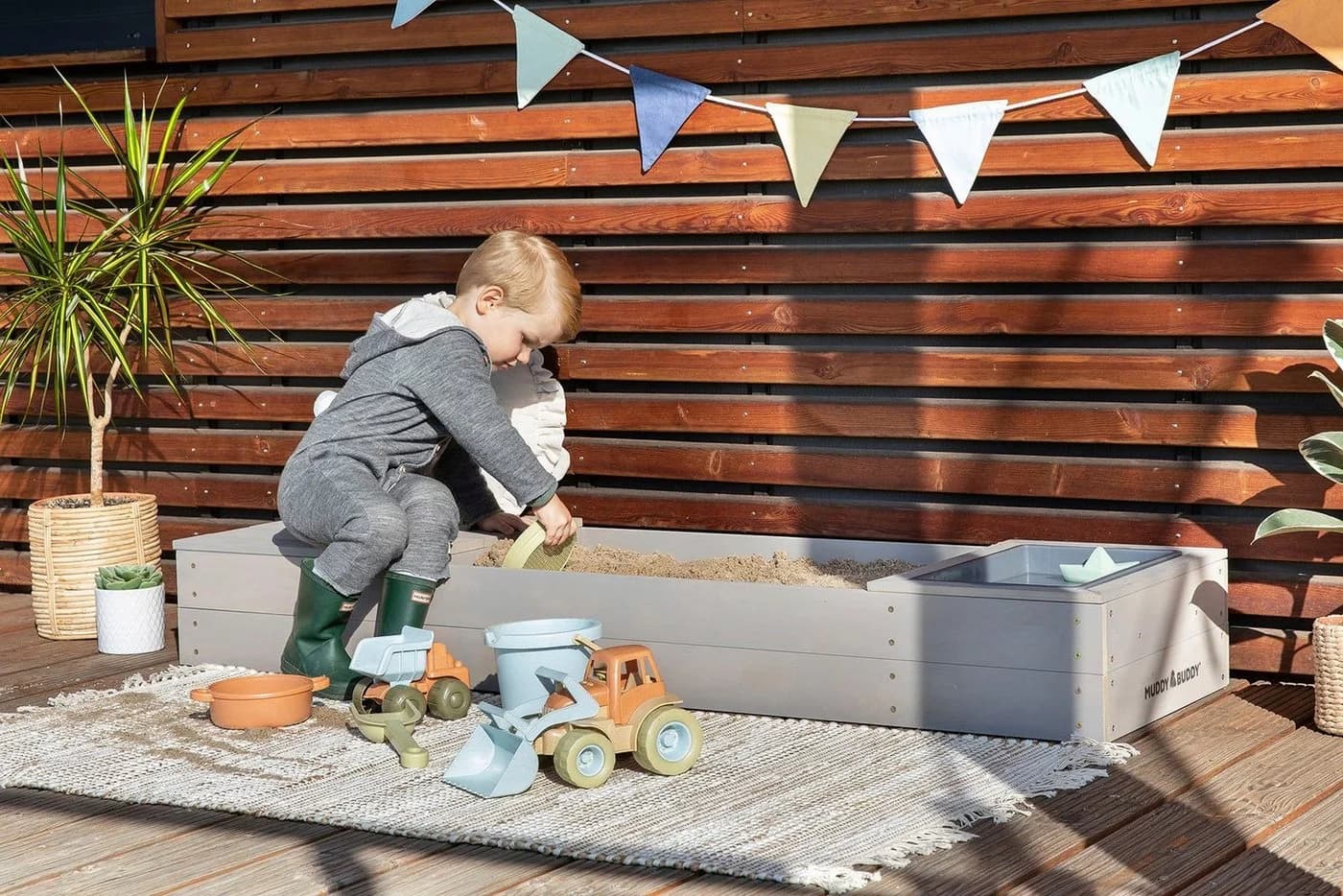 MUDDY BUDDY® Sandkasten Space Saver Warmgrau FSC®