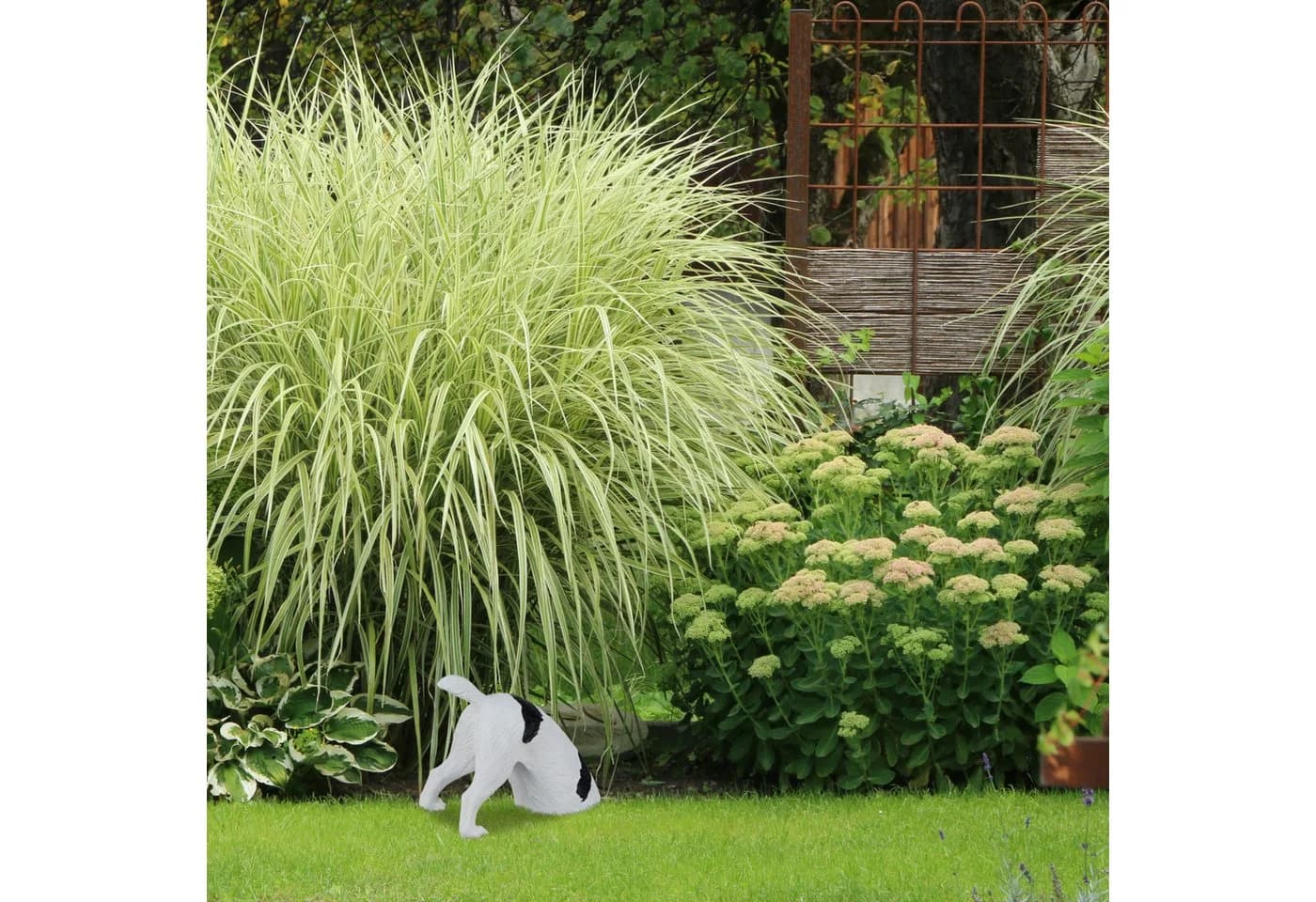relaxdays Gartenfigur buddelnder Hund Weiß Schwarz Polyresin