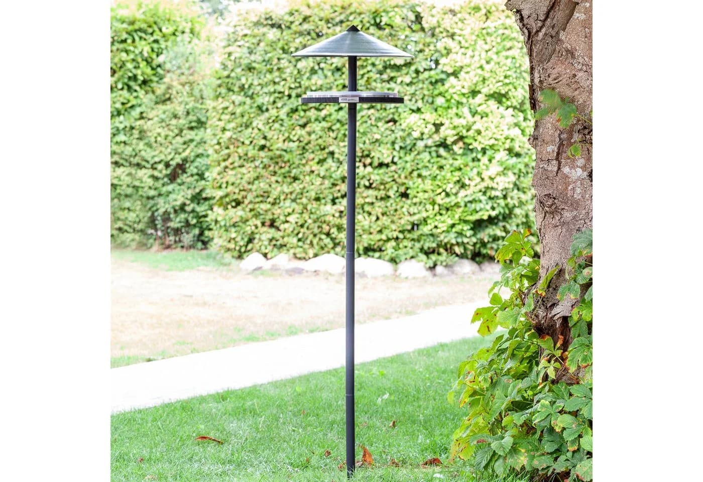 VOSS.garden Vogelhaus Skagen mit Aufstellpfahl - Massives Nadelholz