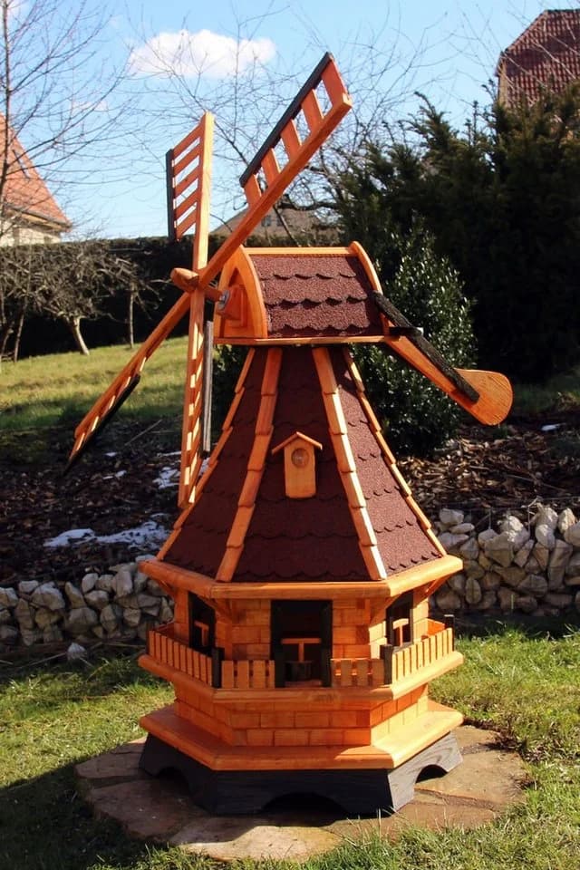Holzdekoladen Deko-Windrad XL Gartenwindmühle Rot mit Solarbeleuchtung