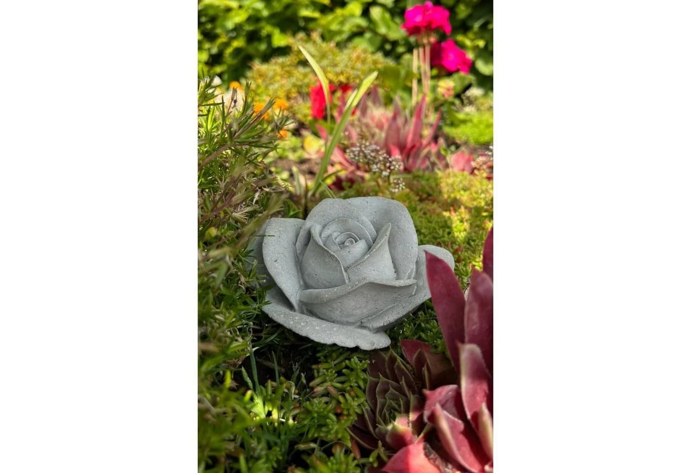 ZGM Gartenfigur Betonfigur Rose ROSA - handgefertigte Dekoration